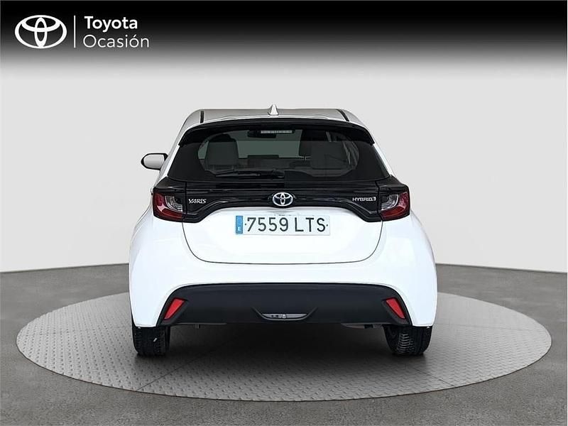 Usado Toyota Yaris Hybrid Business Edition 116 CV (85 kW) 2021 Blanco Monovolumen