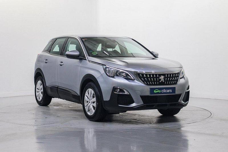 Usado Peugeot 3008 Active 130 CV (95 kW) 2019 Gris / plata SUV