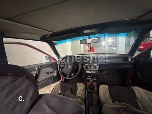 Usado Mercedes 190 75 CV (55 kW) 1990 Granate Berlina