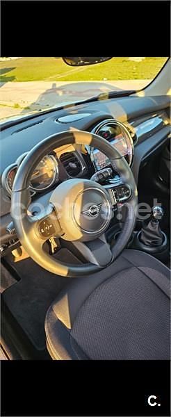 Usado Mini ONE 102 CV (75 kW) 2021 Gris / plata Utilitario