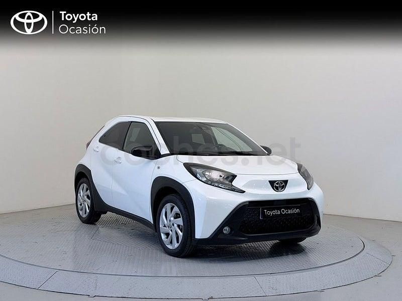 Usado Toyota Aygo X Play 72 CV (52 kW) 2025 Blanco SUV