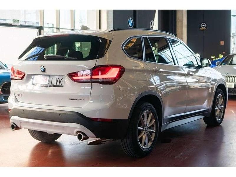 Używany BMW X1 Sport Line 150 KM (110 kW) 2021 Biały SUV