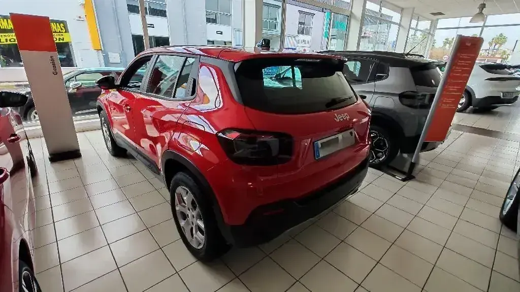Usado Jeep Avenger Altitude 100 HP (73 kW) 2024 Vermelho SUV