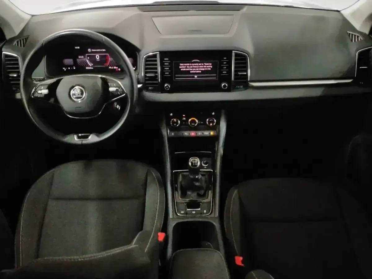 Usado Skoda Karoq Ambition 116 CV (85 kW) 2024 Blanco SUV