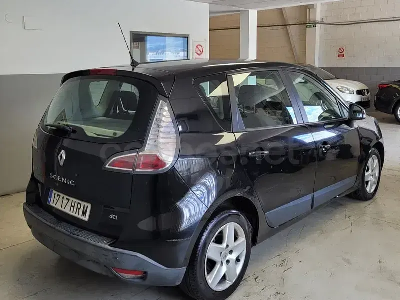 Usado Renault Scénic III Dynamique 110 CV (80 kW) 2013 Negro Monovolumen