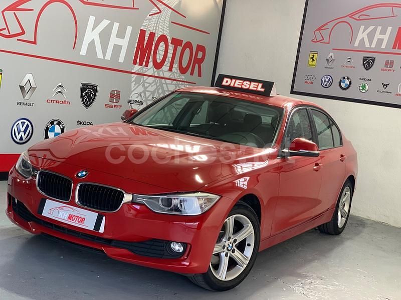 Rojo Usado 2014 BMW 318 Berlina | 9900 € (Buen precio) - Imagen 1/4