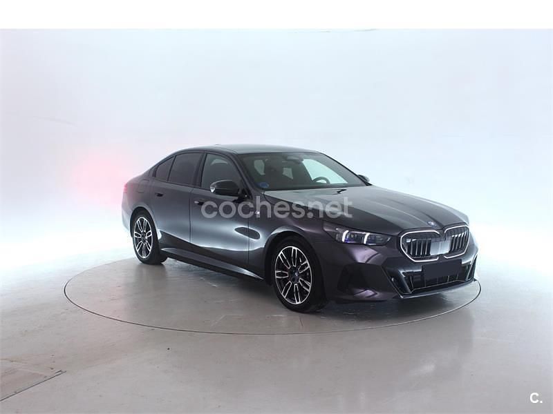 Usado BMW 530e Comfort Edition 299 CV (219 kW) 2025 Azul Berlina