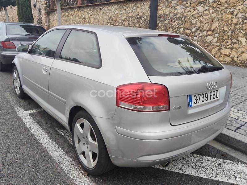Usado Audi A3 Attraction 102 CV (75 kW) 2006 Gris / plata Utilitario