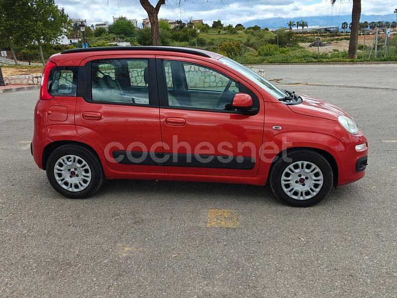 Usado Fiat Panda Lounge 85 HP (62 kW) 2016 Laranja Citadino