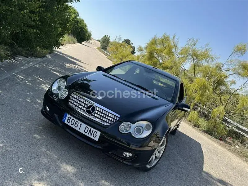 Usado Mercedes C350 272 CV (200 kW) 2005 Negro Berlina
