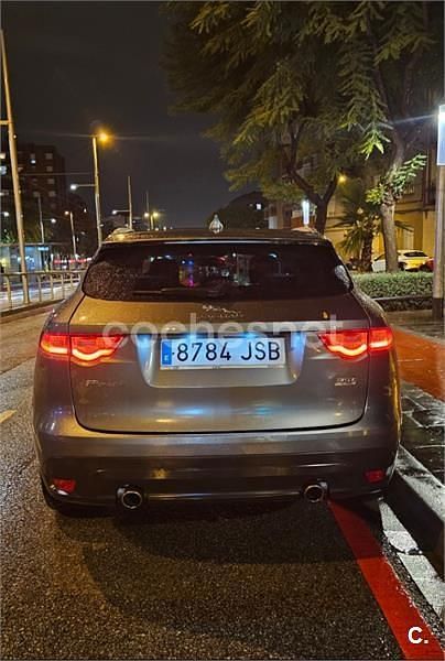 Usado Jaguar F-Pace R-Sport 340 CV (250 kW) 2016 Gris / plata SUV