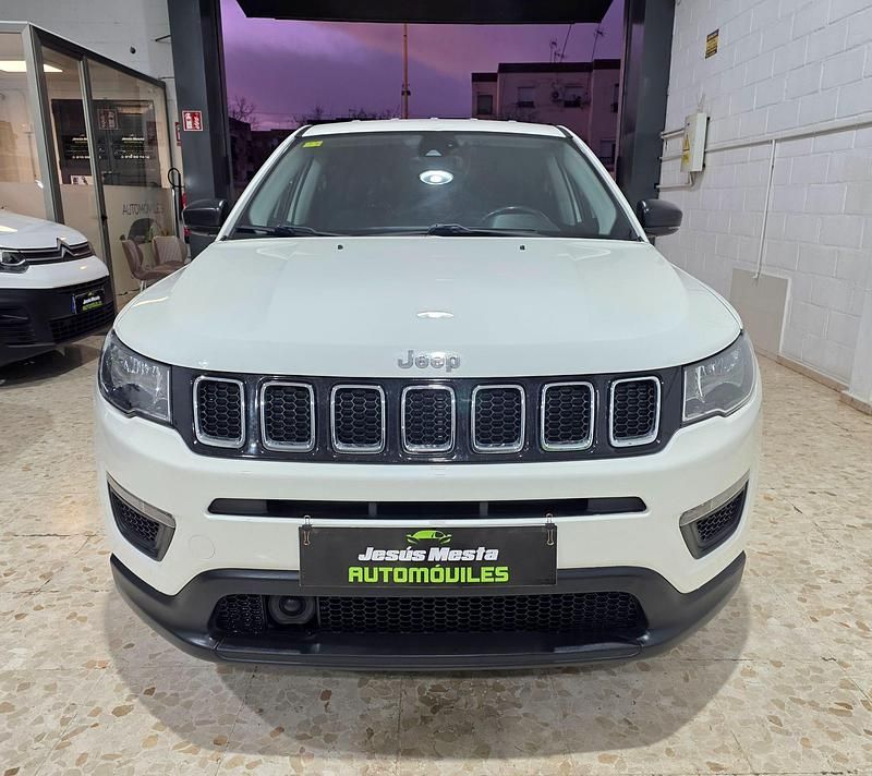 Usado Jeep Compass Sport 140 CV (102 kW) 2018 Blanco SUV