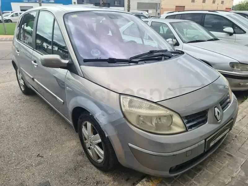 Usado Renault Scénic Authentique 100 CV (73 kW) 2005 Gris / plata Monovolumen