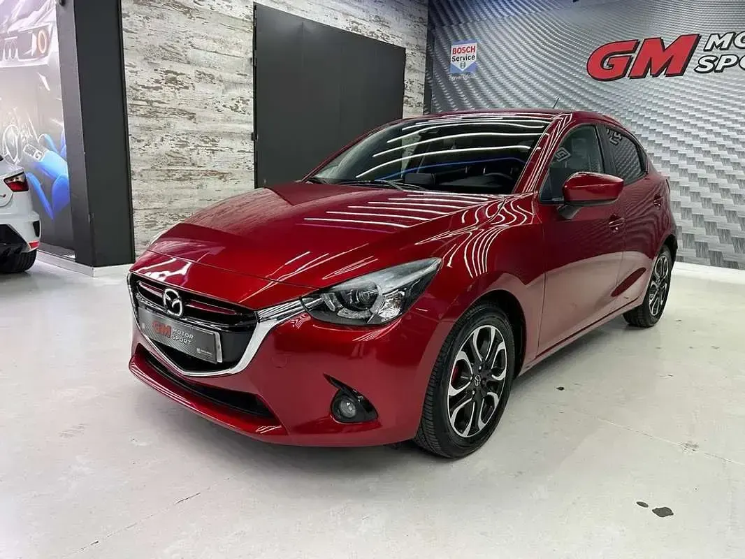 Usado Mazda 2 Luxury 105 CV (77 kW) 2016 Rojo Utilitario
