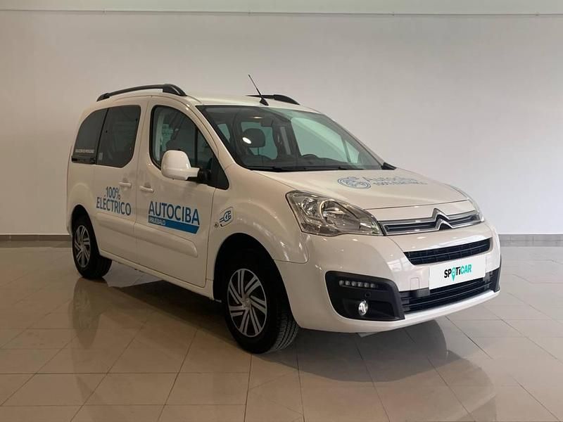 Usado Citroën Berlingo Feel 49 kW (67 CV) 2020 Blanco Monovolumen