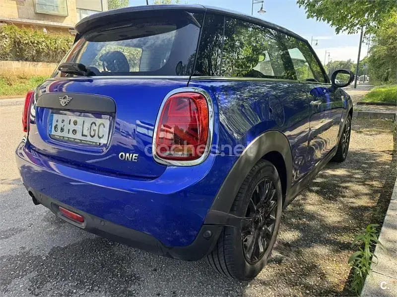 Usado Mini ONE 102 CV (75 kW) 2021 Azul Utilitario
