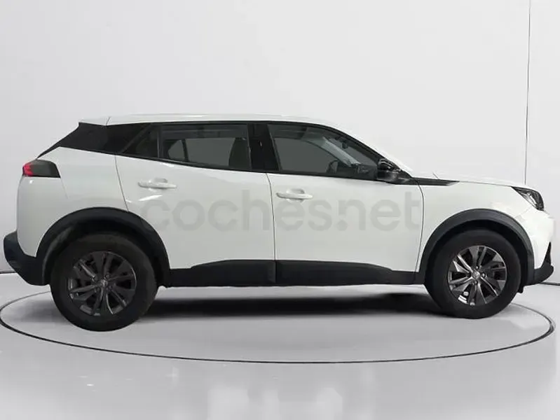 Usado Peugeot 2008 Active 100 CV (73 kW) 2022 Blanco SUV