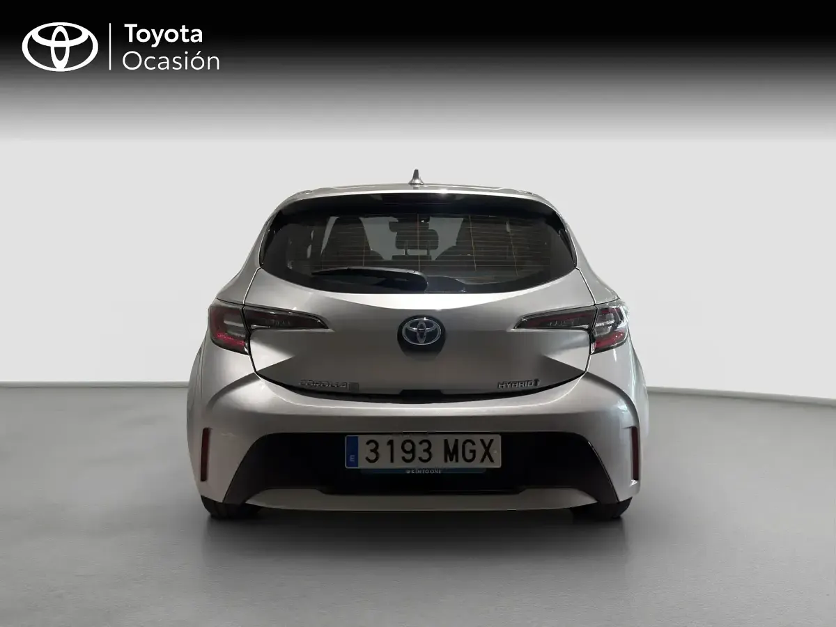 Usado Toyota Corolla Active 122 CV (89 kW) 2023 Gris / plata Berlina