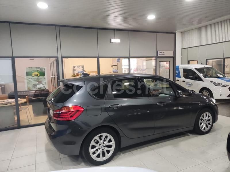 Usado BMW 225 Active Tourer iPerformance 220 CV (161 kW) 2021 Gris / plata Monovolumen