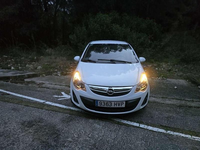 Usado Opel Corsa Expression 86 CV (63 kW) 2014 Blanco Utilitario