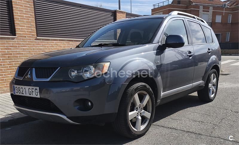 Usado Mitsubishi Outlander Intense+ 140 CV (102 kW) 2008 Gris / plata SUV