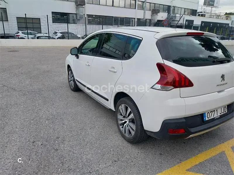 Usado Peugeot 3008 Style 130 CV (95 kW) 2016 Blanco Berlina