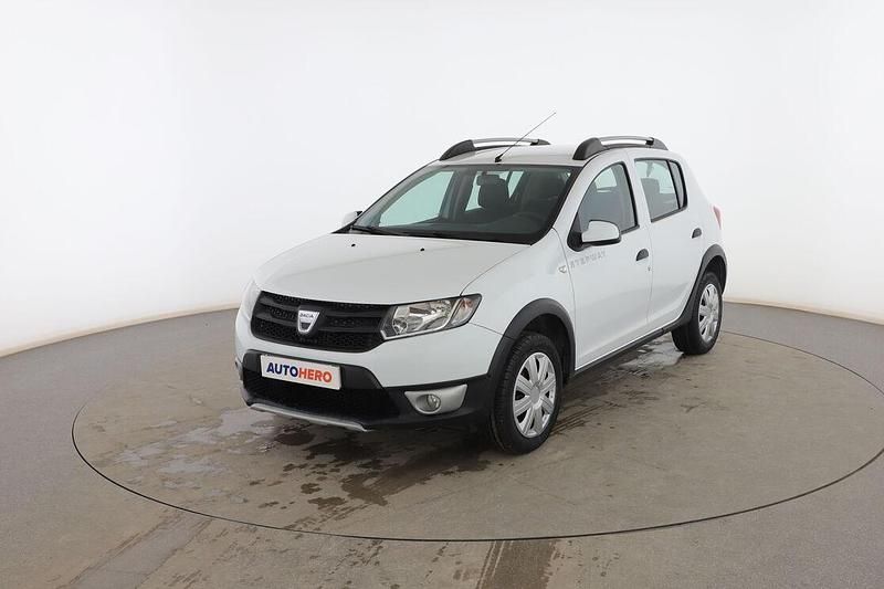 Blanco Usado 2015 Dacia Sandero Stepway Utilitario | 9099 € (Precio justo) - Imagen 1/3