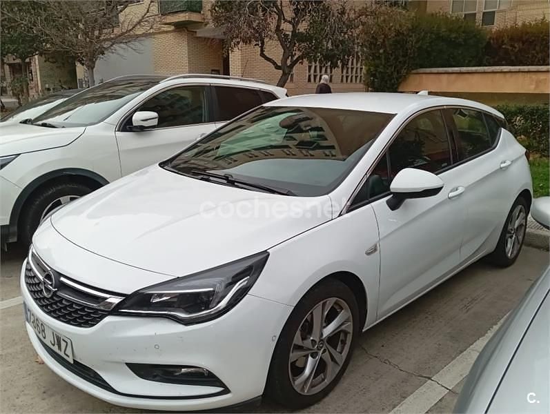 Usado Opel Astra Dynamic 110 CV (80 kW) 2017 Blanco Berlina