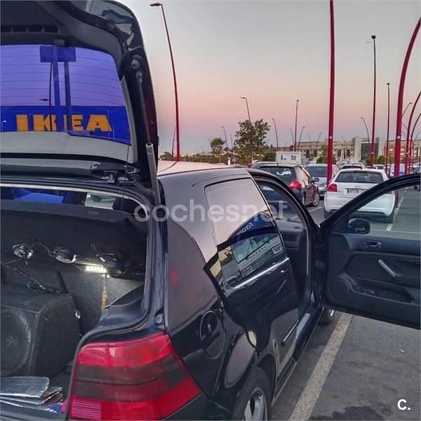 Negro Usado 2004 VW Golf IV Berlina | 3500 € (Buen precio) - Imagen 1/4