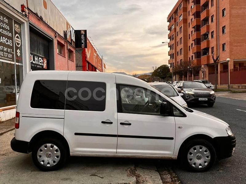 Usado VW Caddy 75 CV (55 kW) 2010 Blanco Monovolumen