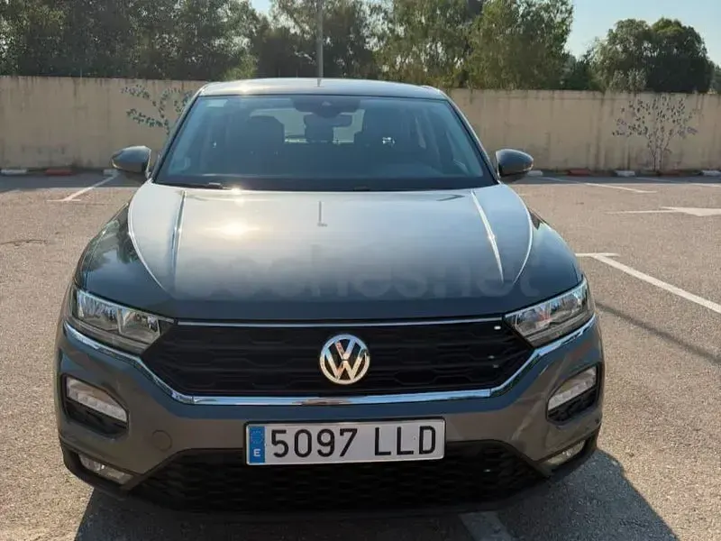 Usado VW T-Roc Advance 115 CV (84 kW) 2020 Gris / plata SUV