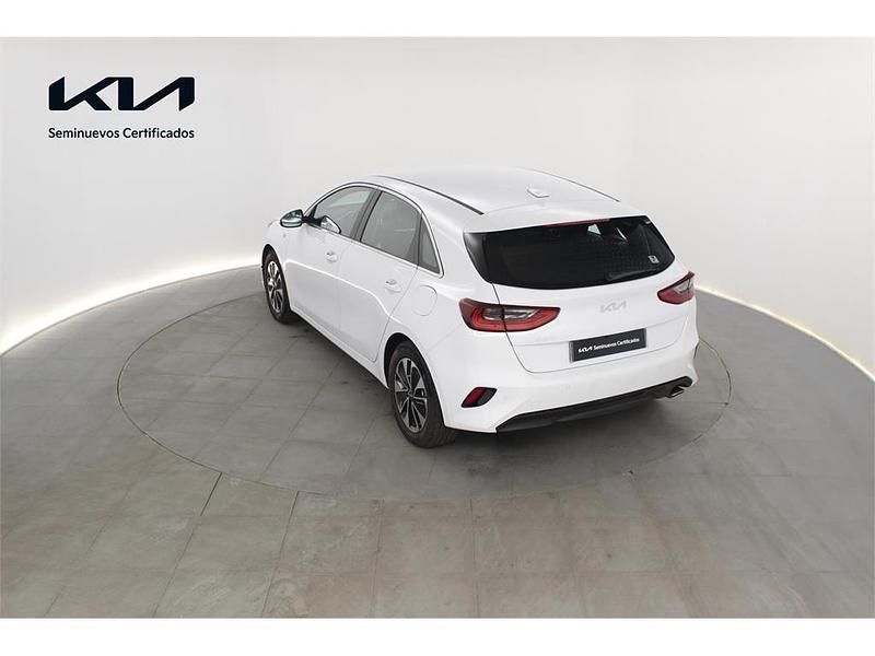 Usado Kia Ceed 101 CV (74 kW) 2025 Blanco Utilitario