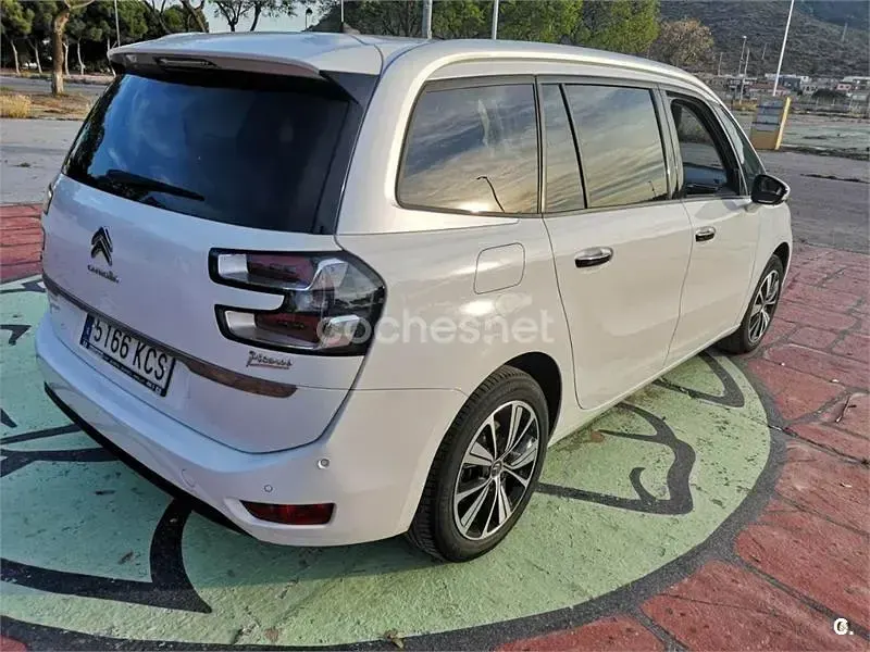 Usado Citroën C4 Picasso Shine 120 CV (88 kW) 2017 Blanco Monovolumen