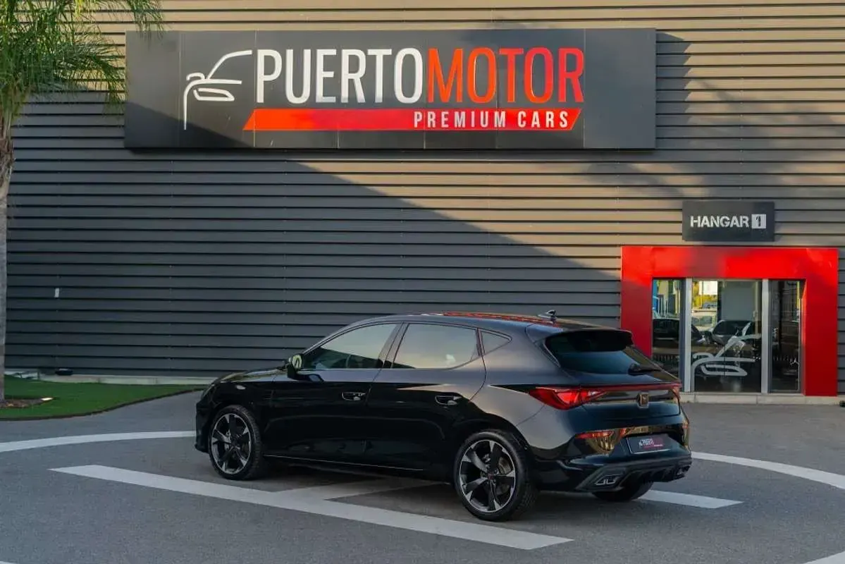 Usado Cupra Leon 150 CV (110 kW) 2022 Negro Utilitario