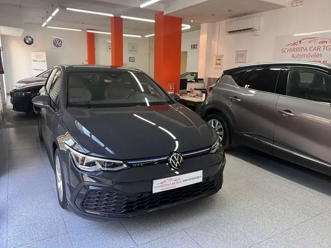 Usado VW Golf VIII GTE 245 CV (180 kW) 2022 Gris Utilitario