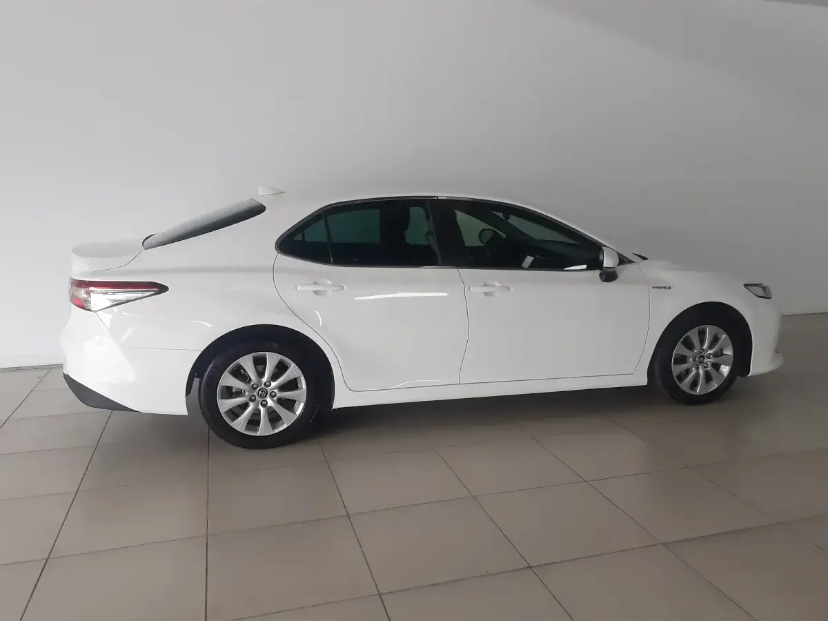 Käytetty Toyota Camry Business Edition 218 HP (160 kW) 2020 Valkoinen Sedan