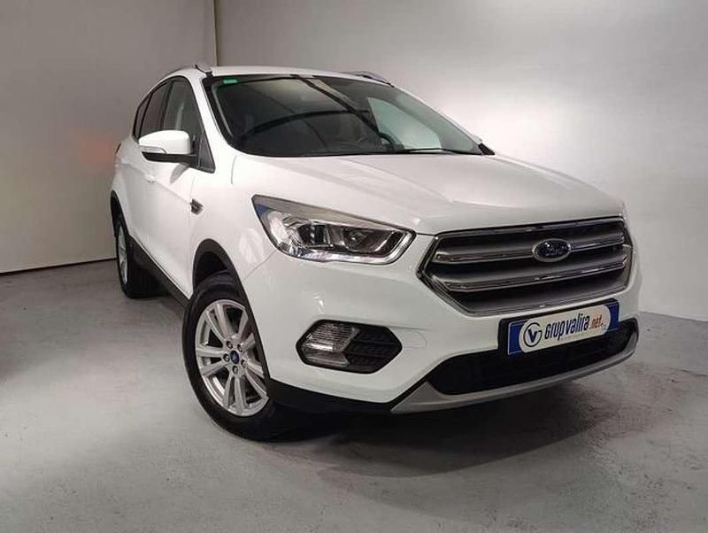 Usado Ford Kuga Trend+ 120 HP (88 kW) 2019 Branco SUV