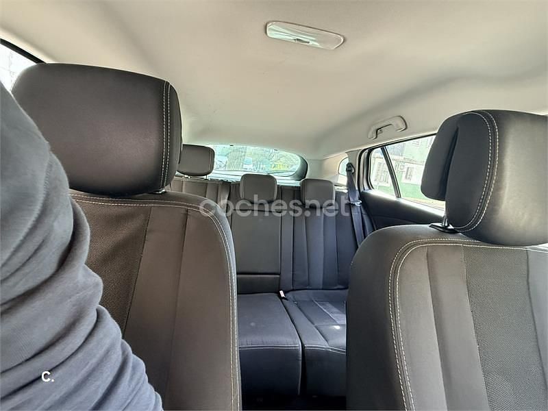 Usado Renault Mégane GrandTour Dynamique 110 CV (80 kW) 2011 Gris / plata Familiar