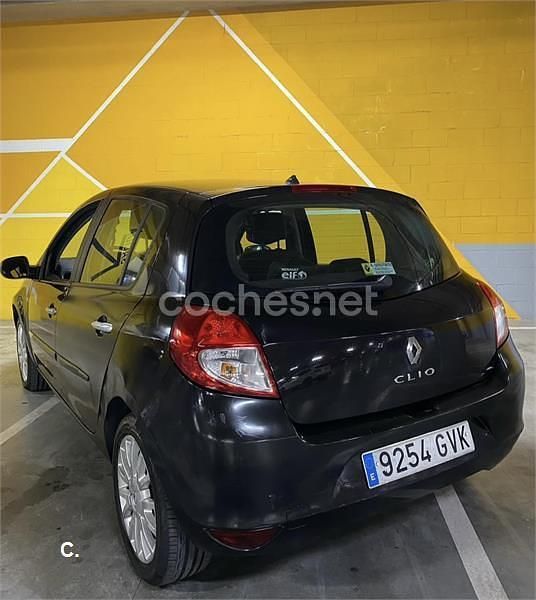 Negro Usado 2010 Renault Clio II Expression Berlina | 4900 € (Precio justo) - Imagen 1/2