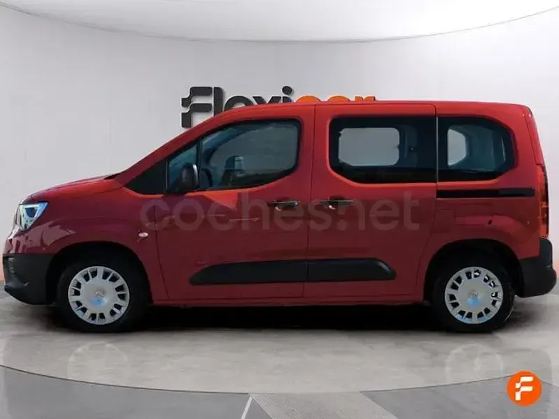 Usado Opel Combo Life Edition+ 131 CV (96 kW) 2021 Rojo Monovolumen