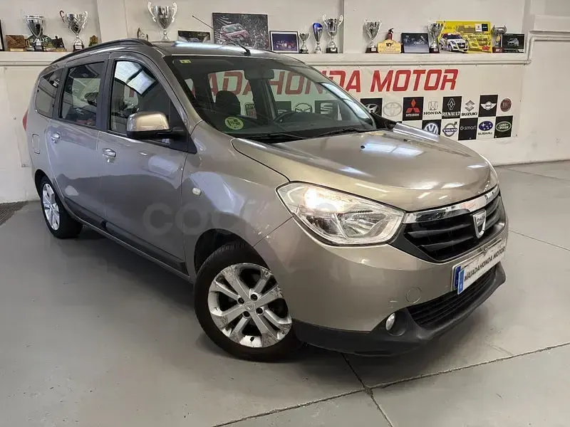 Usado Dacia Lodgy Ambiance 110 CV (80 kW) 2012 Beige Monovolumen
