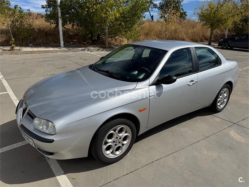 Usado Alfa Romeo 156 120 CV (88 kW) 1998 Gris / plata Berlina