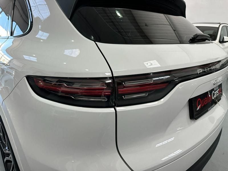 Blanco Usado 2018 Porsche Cayenne SUV | 49.900 € (Precio justo) - Imagen 1/4