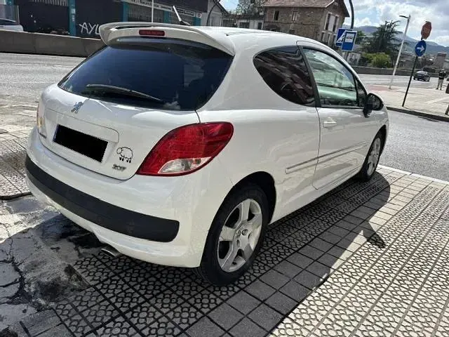 Usado Peugeot 207 Sport 120 CV (88 kW) 2010 Blanco Utilitario