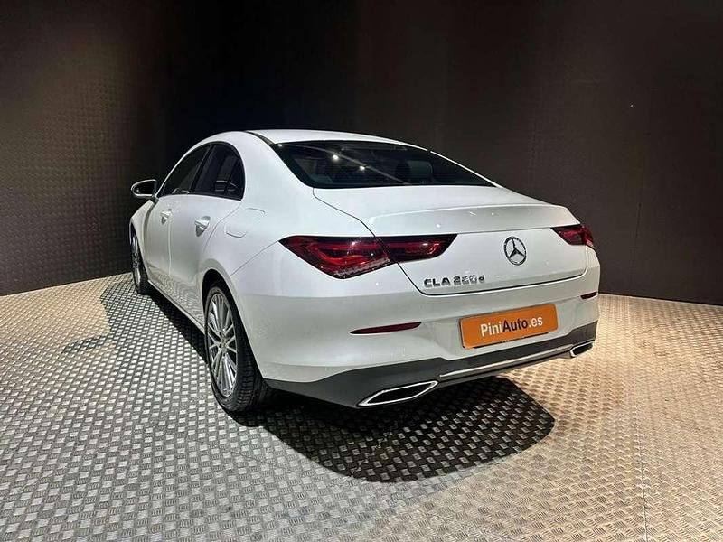 Usado Mercedes CLA220 190 CV (139 kW) 2020 Blanco Berlina