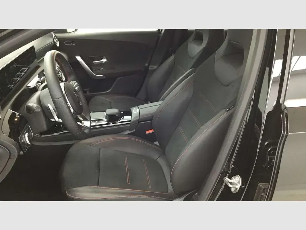 Usado Mercedes A250 218 CV (160 kW) 2023 Negro Berlina