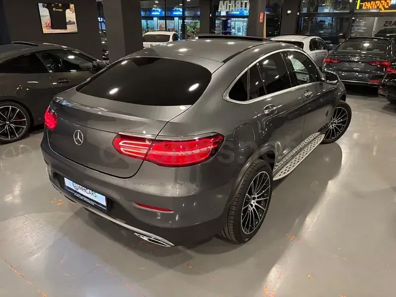 Usado Mercedes GLC250 204 CV (150 kW) 2018 Gris / plata SUV