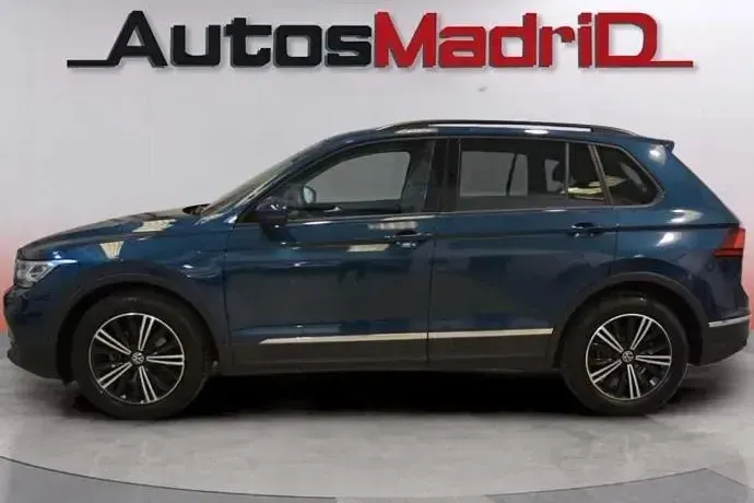 Usado VW Tiguan Life 150 CV (110 kW) 2021 Gris SUV