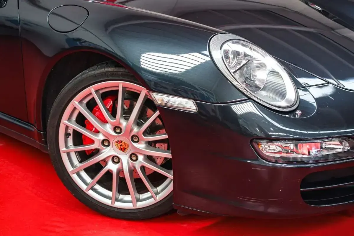 Usado Porsche 911 Carrera 4S Cabriolet 355 CV (261 kW) 2007 Gris Descapotable