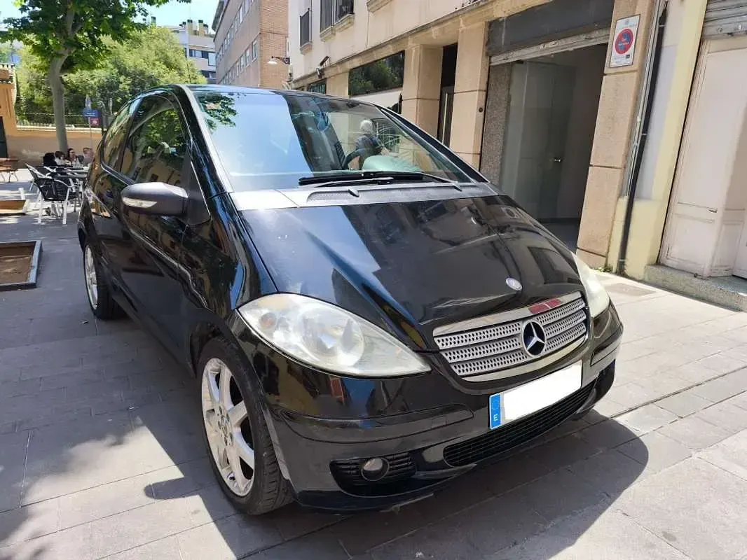 Usado Mercedes A150 Avantgarde 95 CV (69 kW) 2008 Negro Utilitario